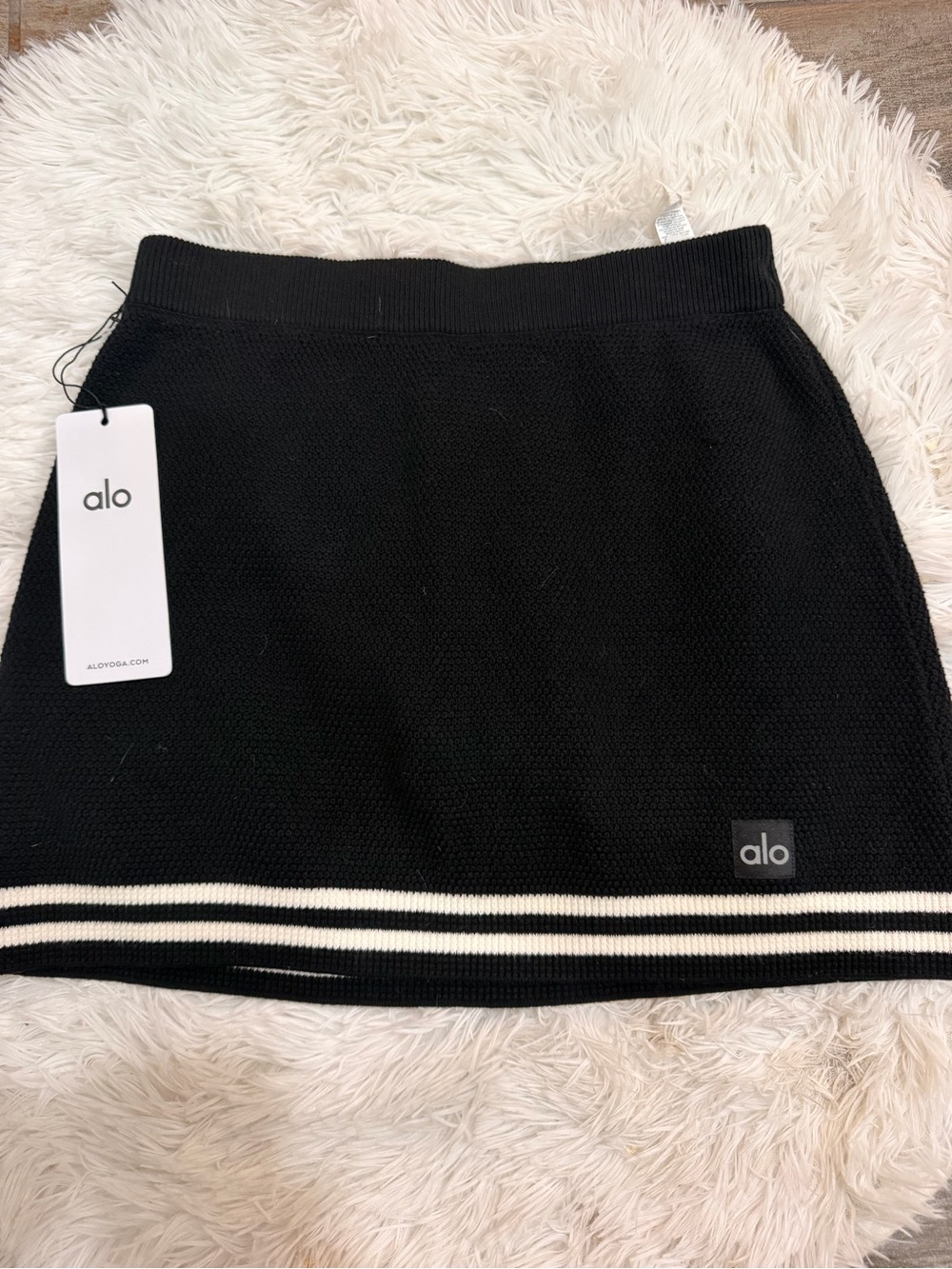 ALO Yoga Black Women's Sweater - Picture 3 of 6